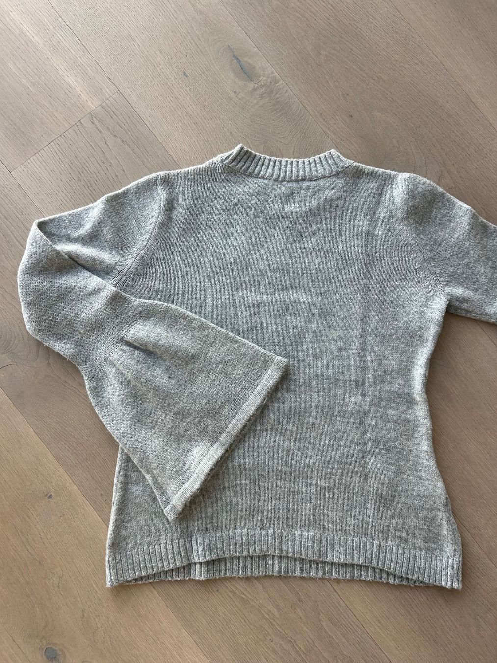 Mango Pullover & Sweatshirts: Pullover von Mango – Gebraucht aus Kilchberg ZH von Anie. 1