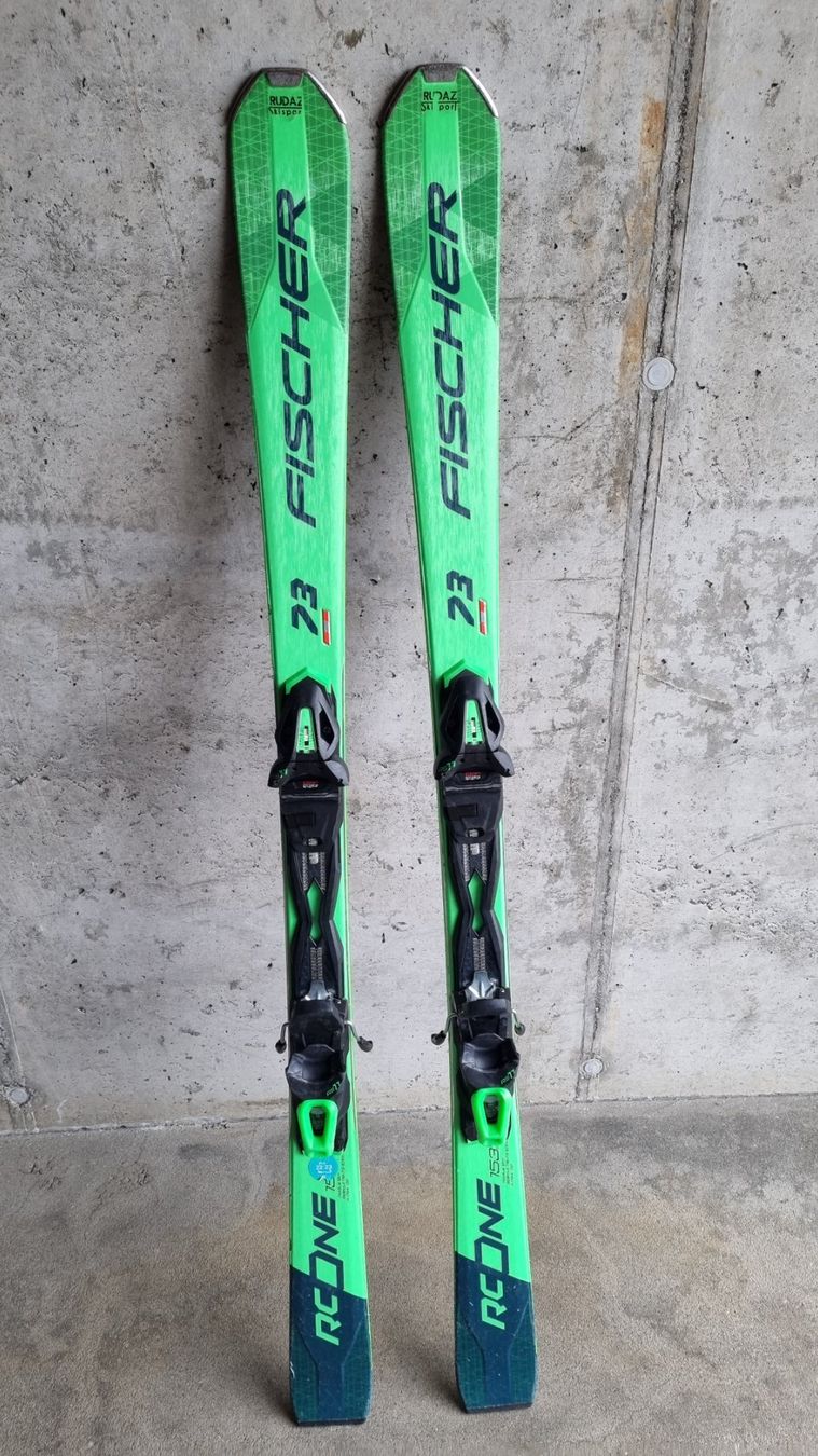 Fischer Skis: Ski Fischer RC One, 153 cm, 12m Radius – Gebraucht aus Schmitten FR von giba11
