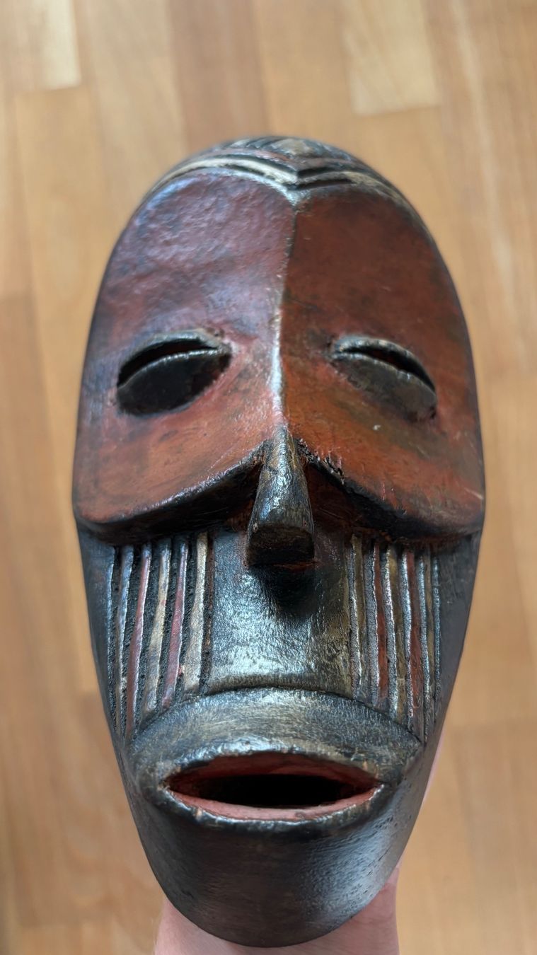 Internationale Kunst: Afrikanische Maske handgeschnitzt – Neu (gemäss Beschreibung) aus Glattpark(Opfikon) von Mrs.R0bins0n 1
