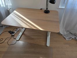 Bureau IKEA BEKANT reglable