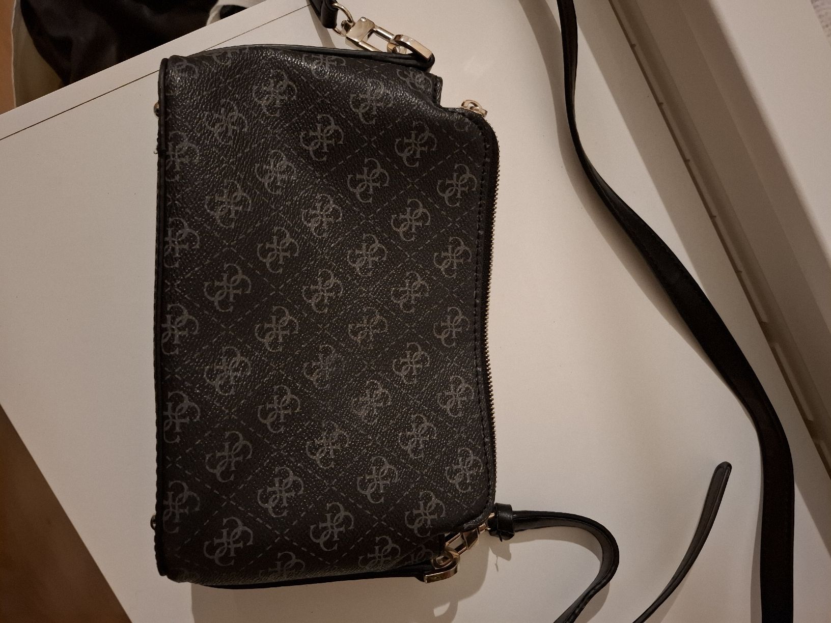 Guess Taschen für Damen: Sac Guess – Gebraucht aus La Chaux-de-Fonds von emm_9r5v 6