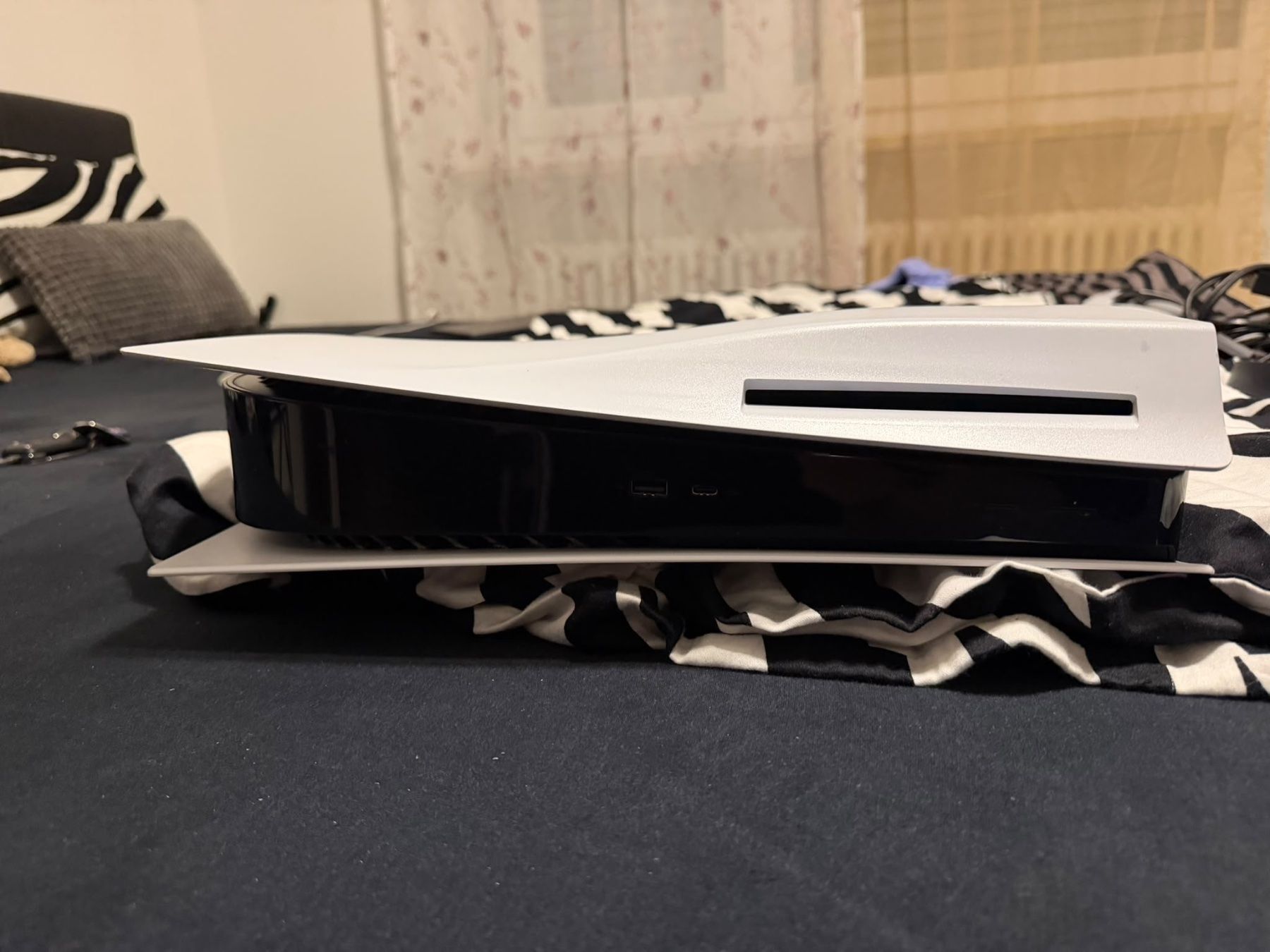 Sony Jeux: PlayStation 5 completa, con 3 controller e GTA V – D'occasion à Cadenazzo par ema_6sxl 1