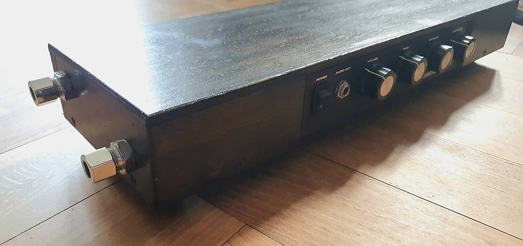 Moog Strumenti musicali: Big Briar Etherwave Theremin – Usato da St. Imier venduto da Lautar_Vega 2