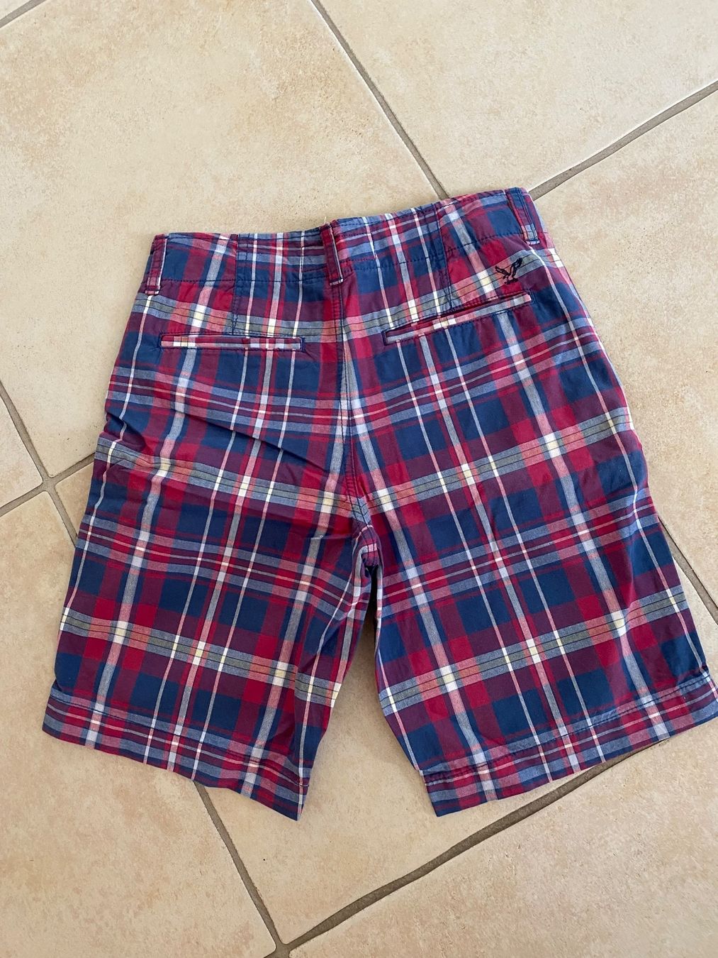 American Eagle Pantaloni: Men American Eagle Shorts 26 – Nuovo (secondo la descrizione) da Balsthal venduto da Uroby 1