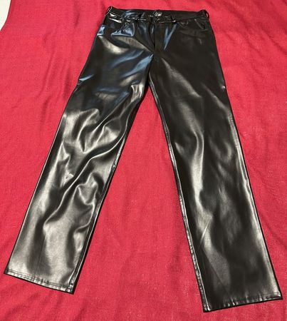 VERO OVER - Coole Kunstlederhose für bestimmte Anlässe