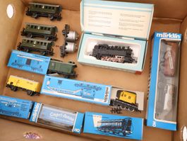 Märklin Modellbahn H0 - Dampflok & 12 x Wagen H0