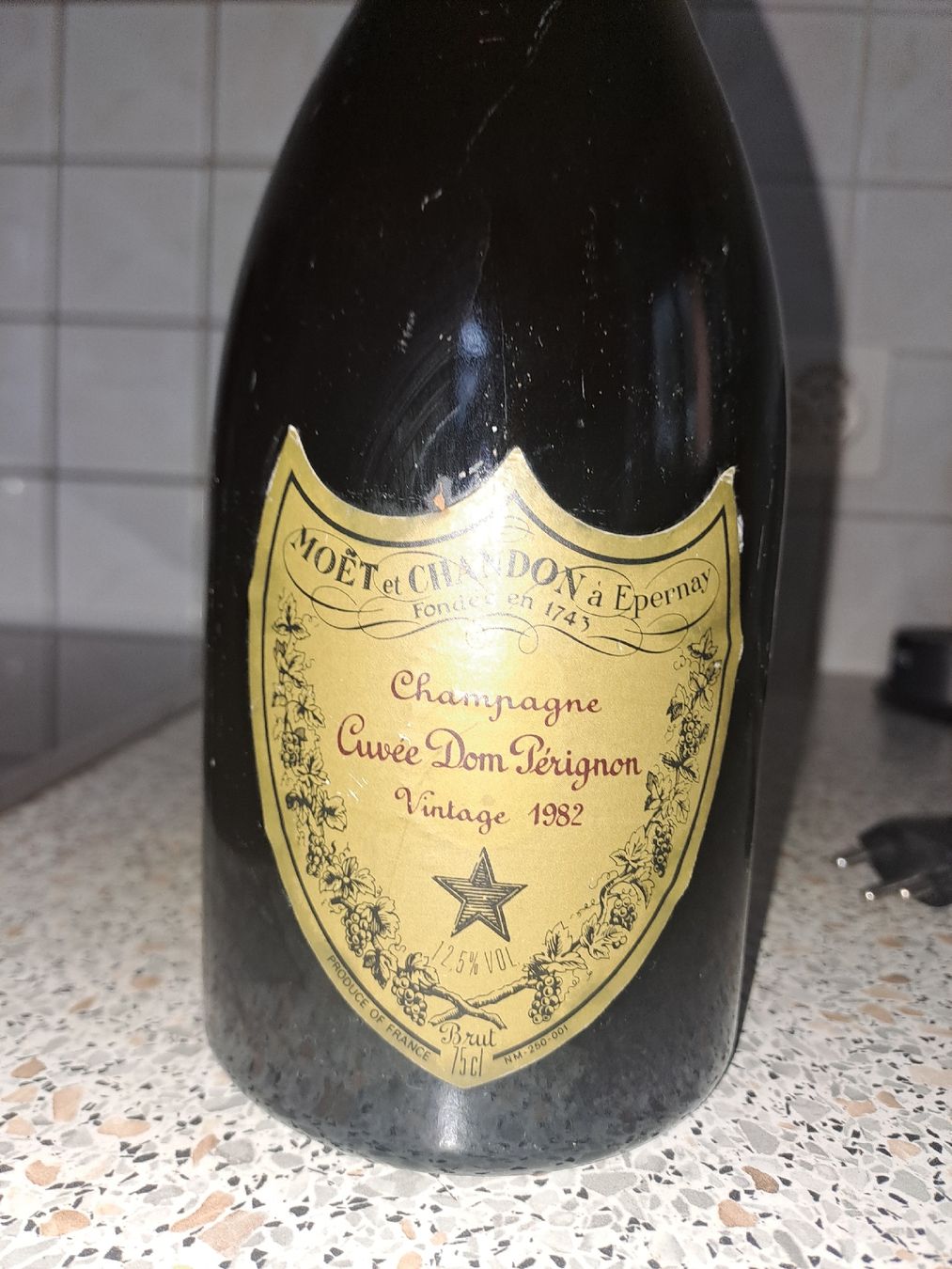 Moet Vino: Champagne Cuvée Dom Perignon Vintage 1982 – Nuovo (secondo la descrizione) da Soazza venduto da ant_p867