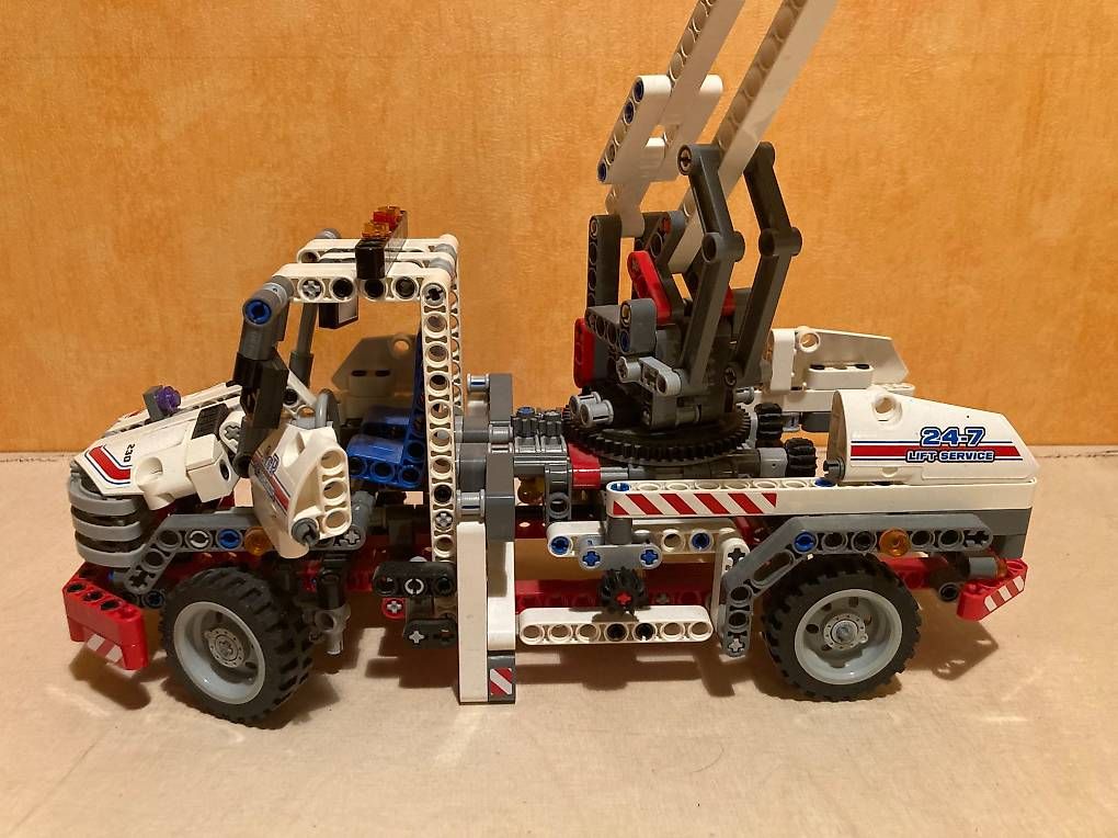 Lego Kit di costruzioni: LEGO Technic - Dépanneuse - Parfait état – Usato da Belmont-sur-Yverdon venduto da Manu1112 2