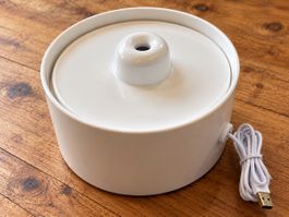 Trinkbrunnen für Haustiere weiss mit USB Anschluss neu