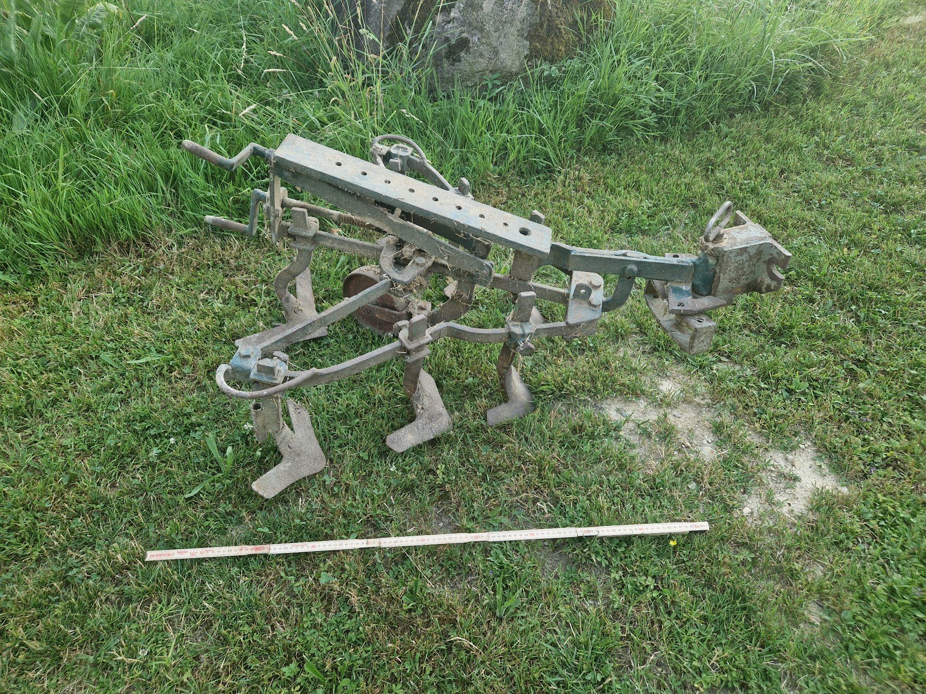 Alle Maschinen: Pflug antik – Gebraucht aus Oetwil am See von tapirus