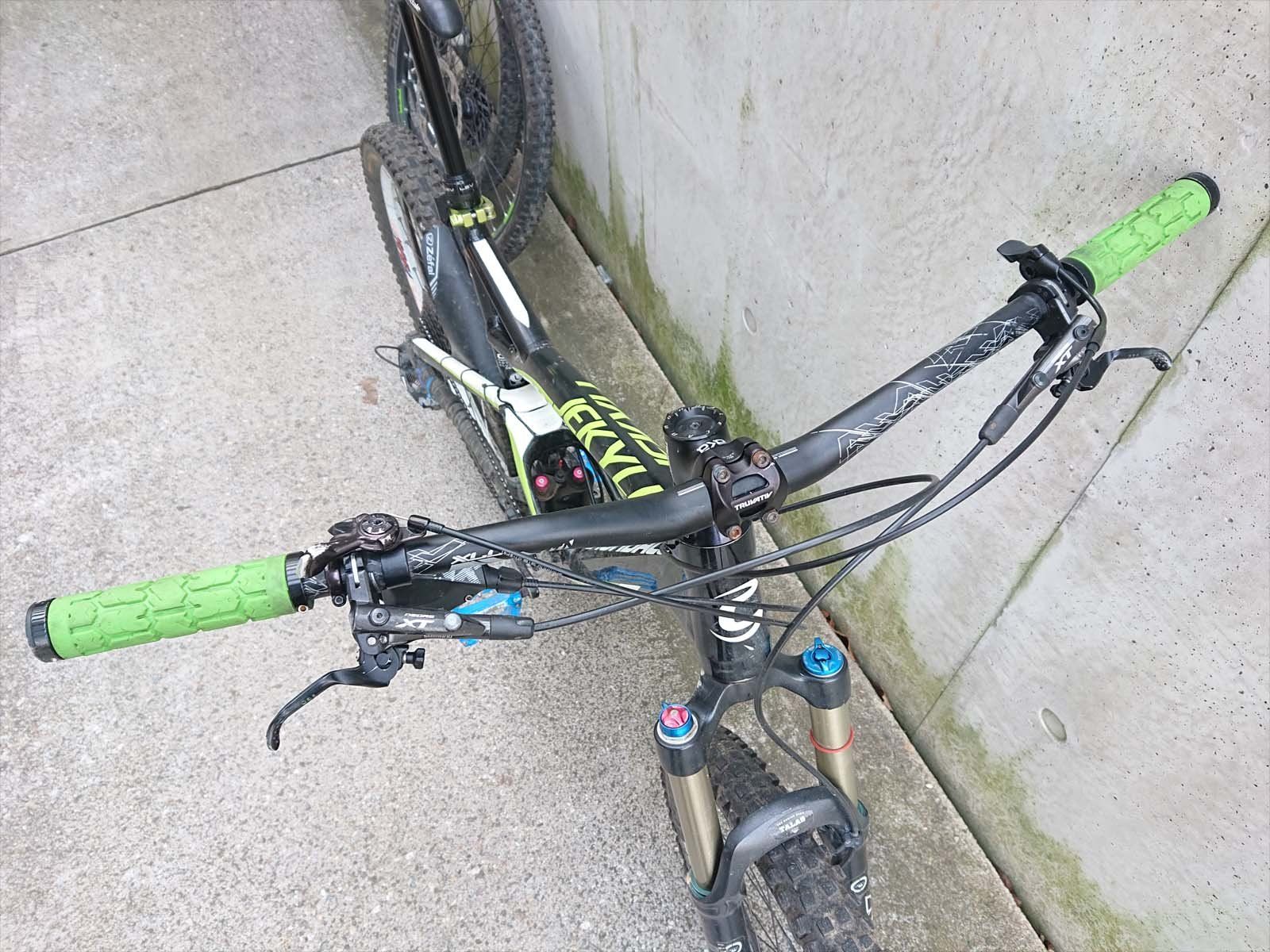 Cannondale Velos: Cannondale Jekyll 3 2012 L optinal mit 2. Laufradsatz – Gebraucht aus Zürich von Kneb 1