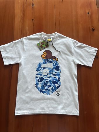 A BATHING APE — T-SHIRT