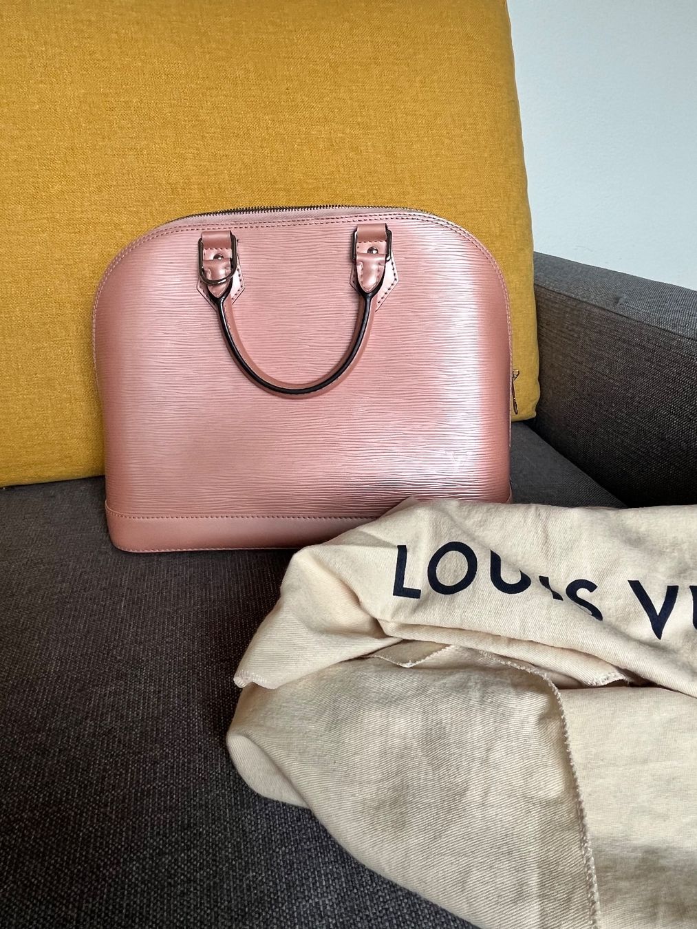 Louis Vuitton Borse da donna: Louis Vuitton Alma – Usato da Adliswil venduto da MinaMino