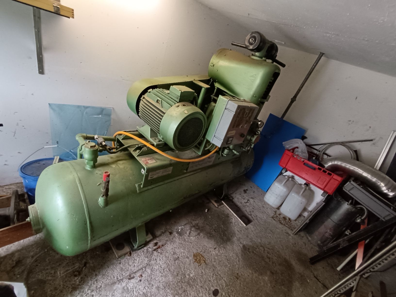 Compressori: Druckluftkompressor 500 L – Usato da schenkon venduto da Uhi2