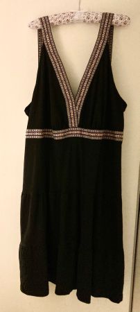Sommerkleid neu mit schöner Verzierung, Grösse 50/52