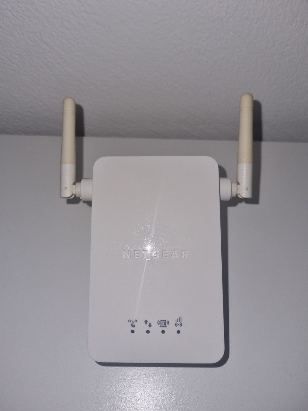 Unità & Adattatore: NETGEAR Universal WiFi Range Extender WN3000RP – Usato da Chur venduto da Beimirhates