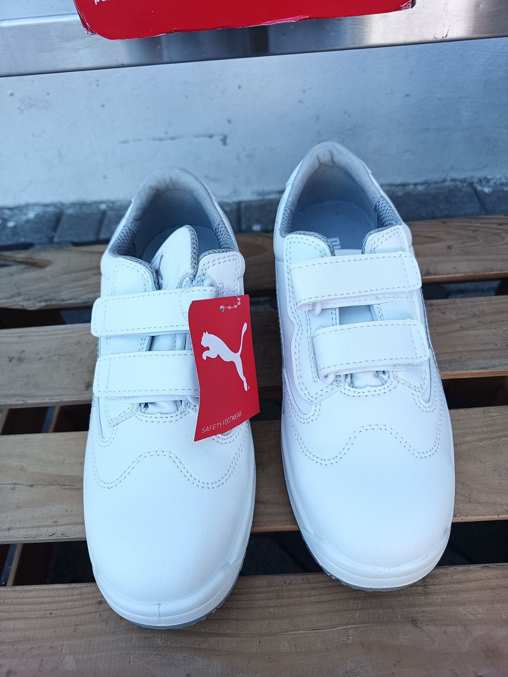 Puma Scarpe da uomo: Puma Sicherheitsschuhe S2 SRC 42 – Nuovo e nell'imballaggio originale da Oberegg venduto da 19franzi94 2