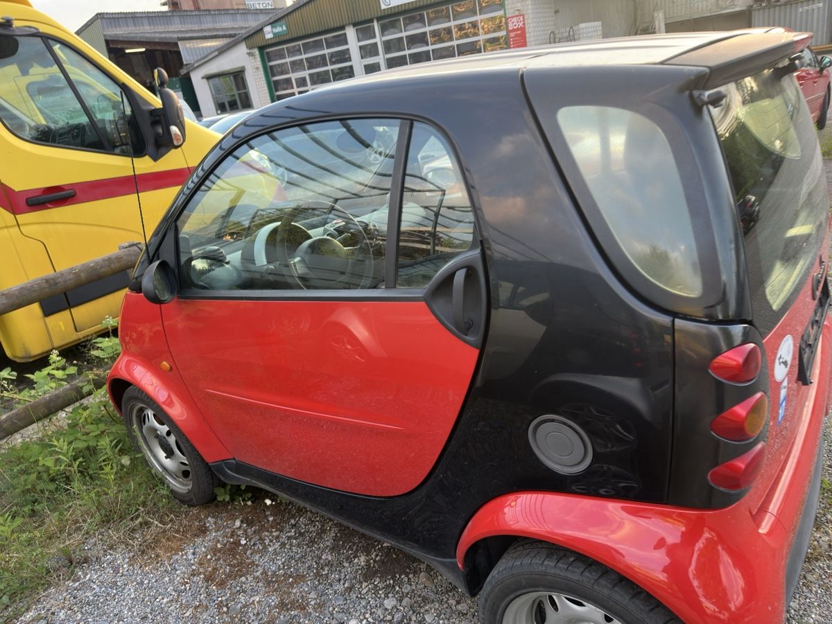 Smart Automobili: 2x Smart ForTwo  – Usato da Hombrechtikon venduto da RPFOliveira 7