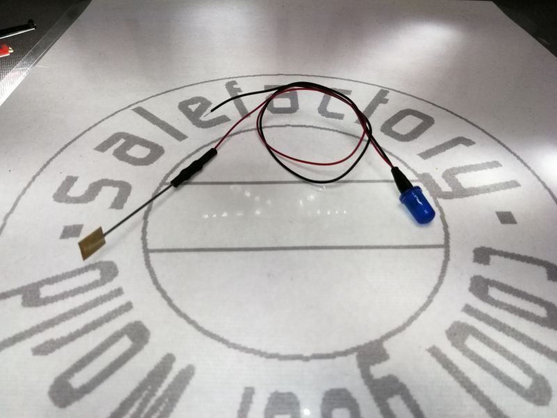 Componenti elettronici: LED 5mm verkabelt, 12V DC, blau diffus – Nuovo (secondo la descrizione) da Luzern venduto da Salefactory 2