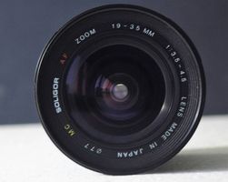 Soligor f. Canon AF 3.5-4.5/19-35mm inkl. Sonnenblende