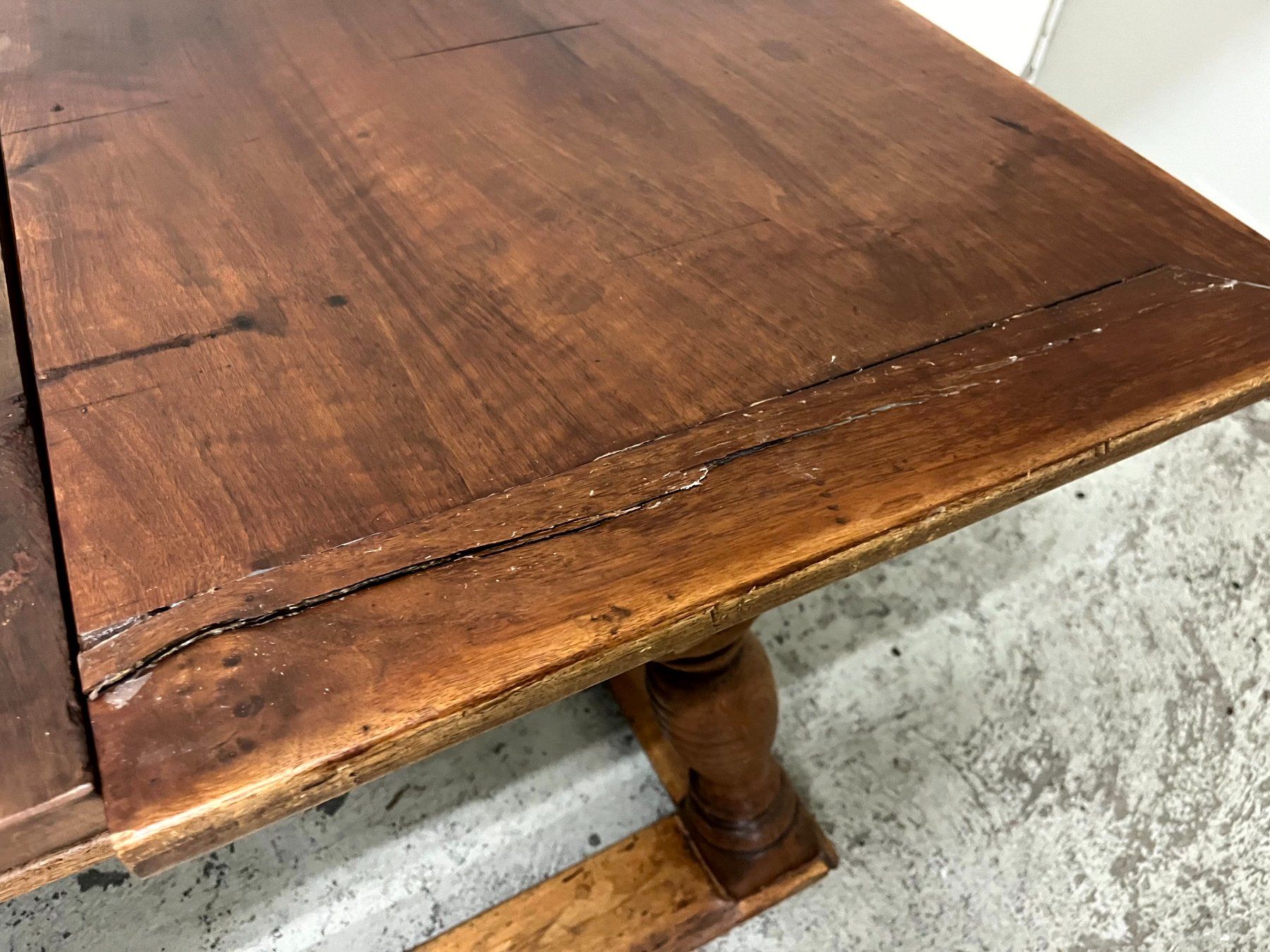 Tables: Walliser Chalet-Ausziehtisch mit Schieferplatte – D'occasion à Seftigen par tom713 3