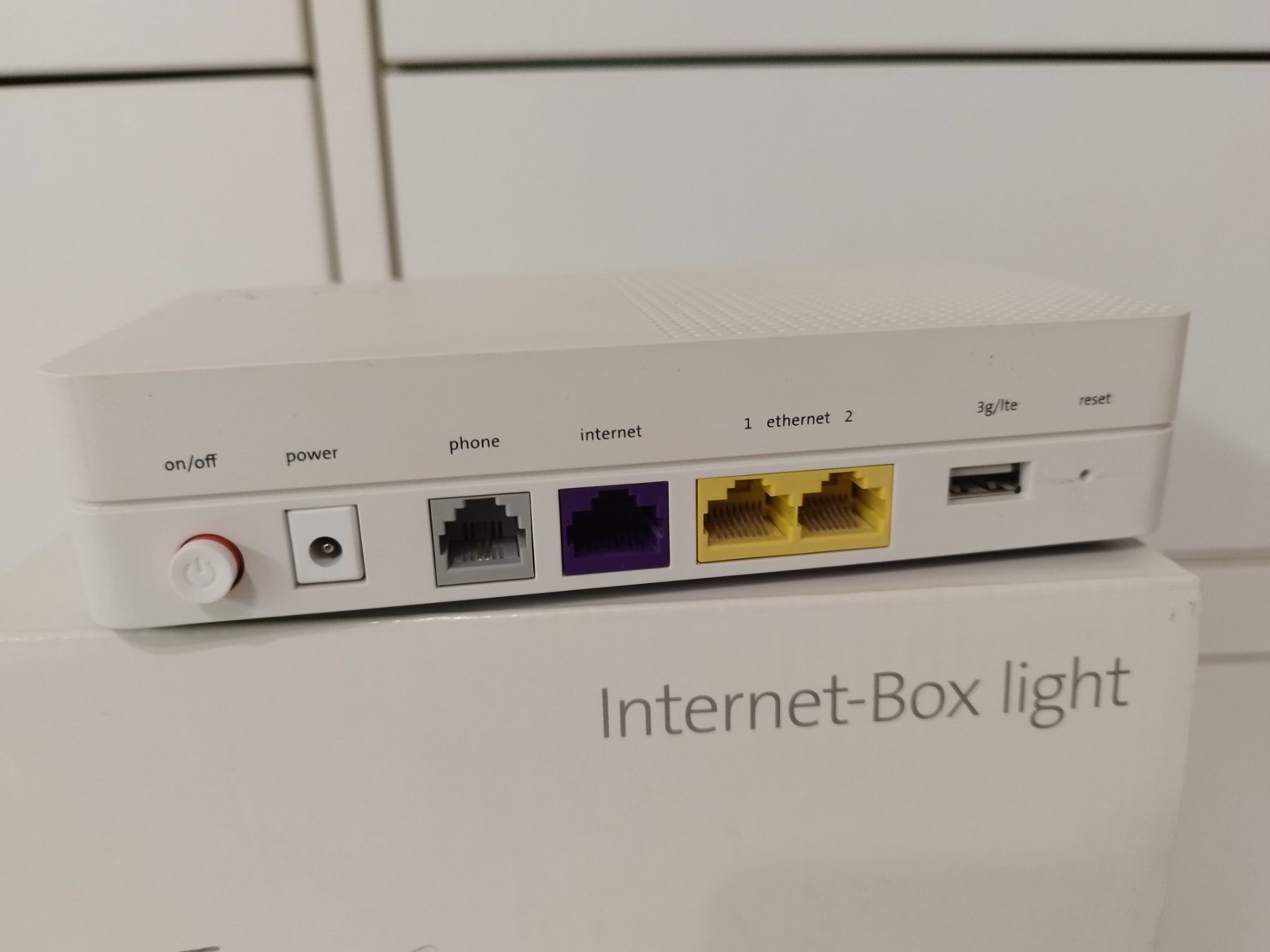 Swisscom Modems & Router: SWISSCOM Internet-Box light (Model: RTV1900VW) – Gebraucht aus Uster von  1