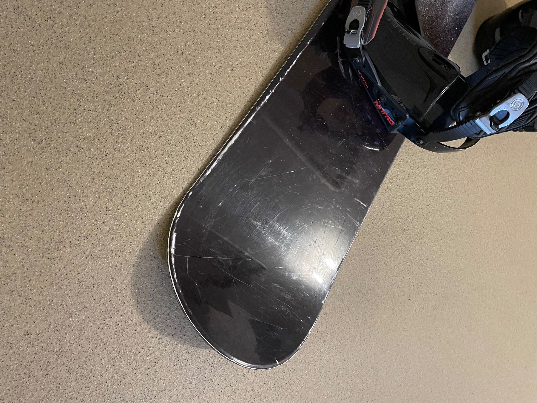 Snowboard Nitro Board: Snowboard Nitro Mit Helm – Usato da Glattfelden venduto da kika019 5