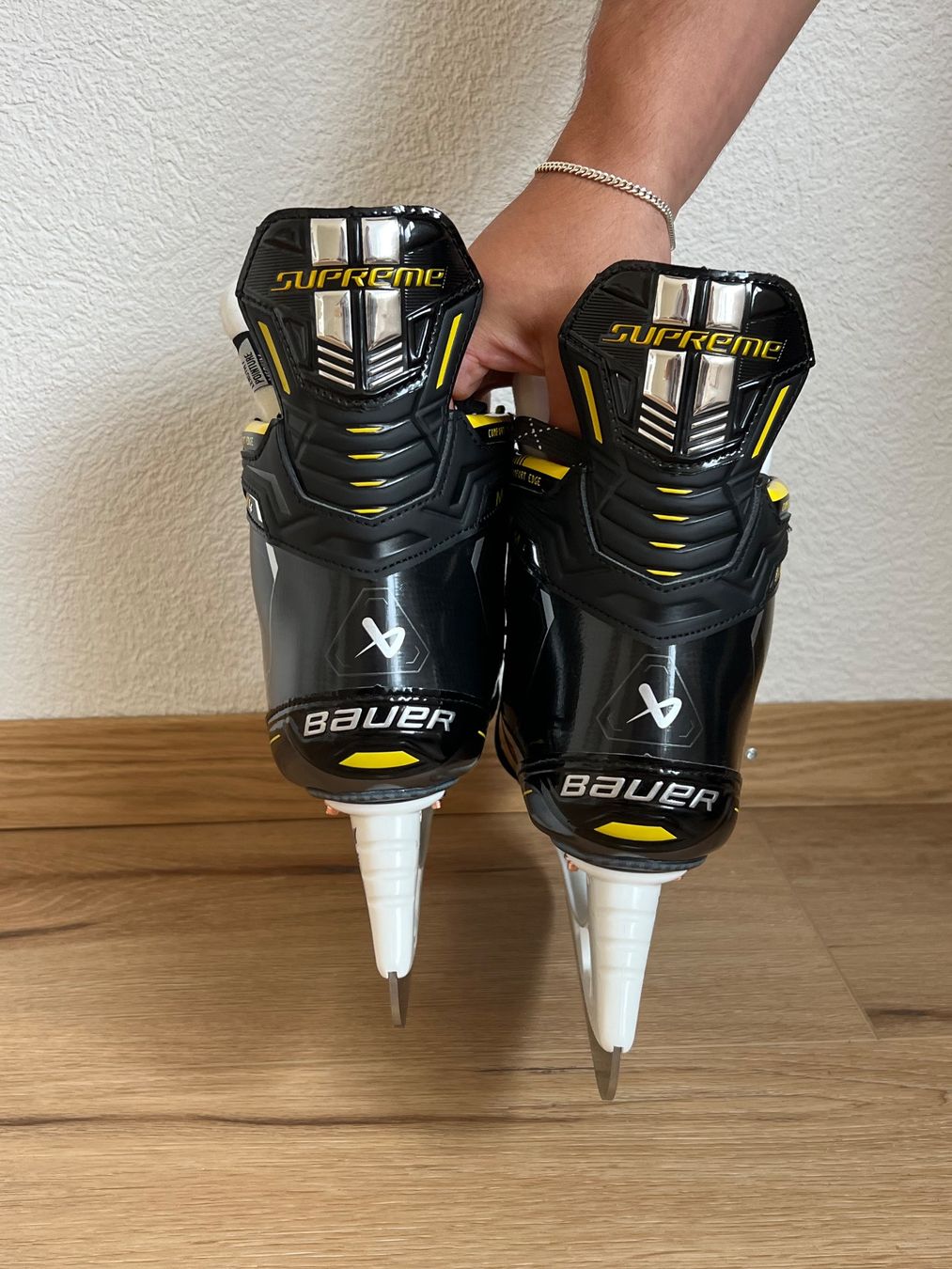 Bauer Pattini da ghiaccio: Bauer Supreme M4, Fit 2, Length 4.5 und Wachsbändel – Nuovo (secondo la descrizione) da Celerina venduto da kyr_tmr7 1