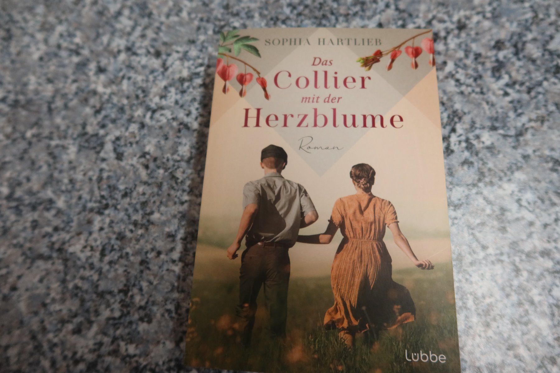 Catenine: Das Collier mit der Herzblume – Usato da Täuffelen venduto da Cindybussy