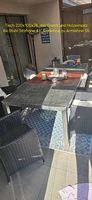 Grosser Balkon Wintergarten Tisch