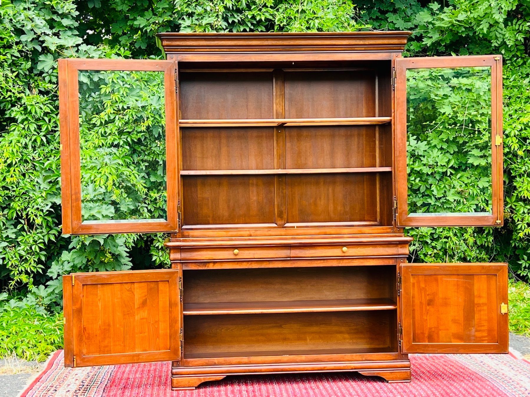Vetrine: Biedermeier Vitrine Stilmöbel Schrank SELVA Nussbaum – Usato da Gemünden venduto da GEUENWALD 8
