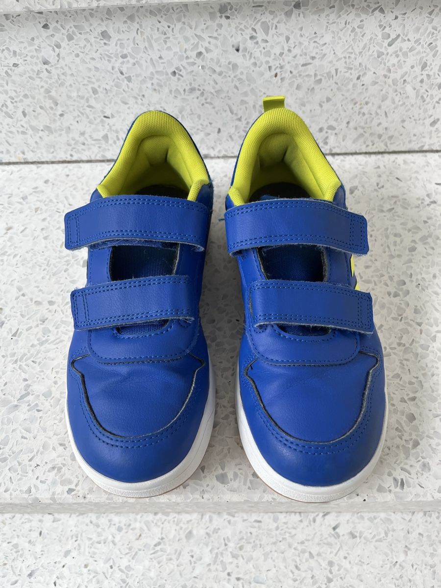 Adidas Scarpe per ragazzi: Hallenschuhe Adidas Gr. 35.5 – Usato da Luzern venduto da Aldabema 1