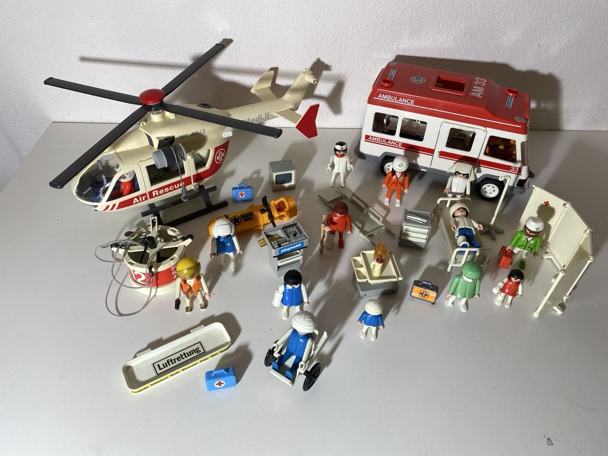 Playmobil Giocattoli: Playmobil Helikopter& Krankenwagen – Usato da Winterthur venduto da ben_9vxx