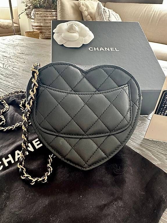 Borse da donna: Original CHANEL Heart Bag – Usato da Winterthur venduto da carrietwo 3