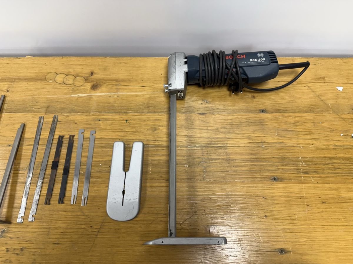 Bosch Scies: Bosch Schaumstoffsäge GSG 300 – D'occasion à Amriswil par nat_8mxt 2