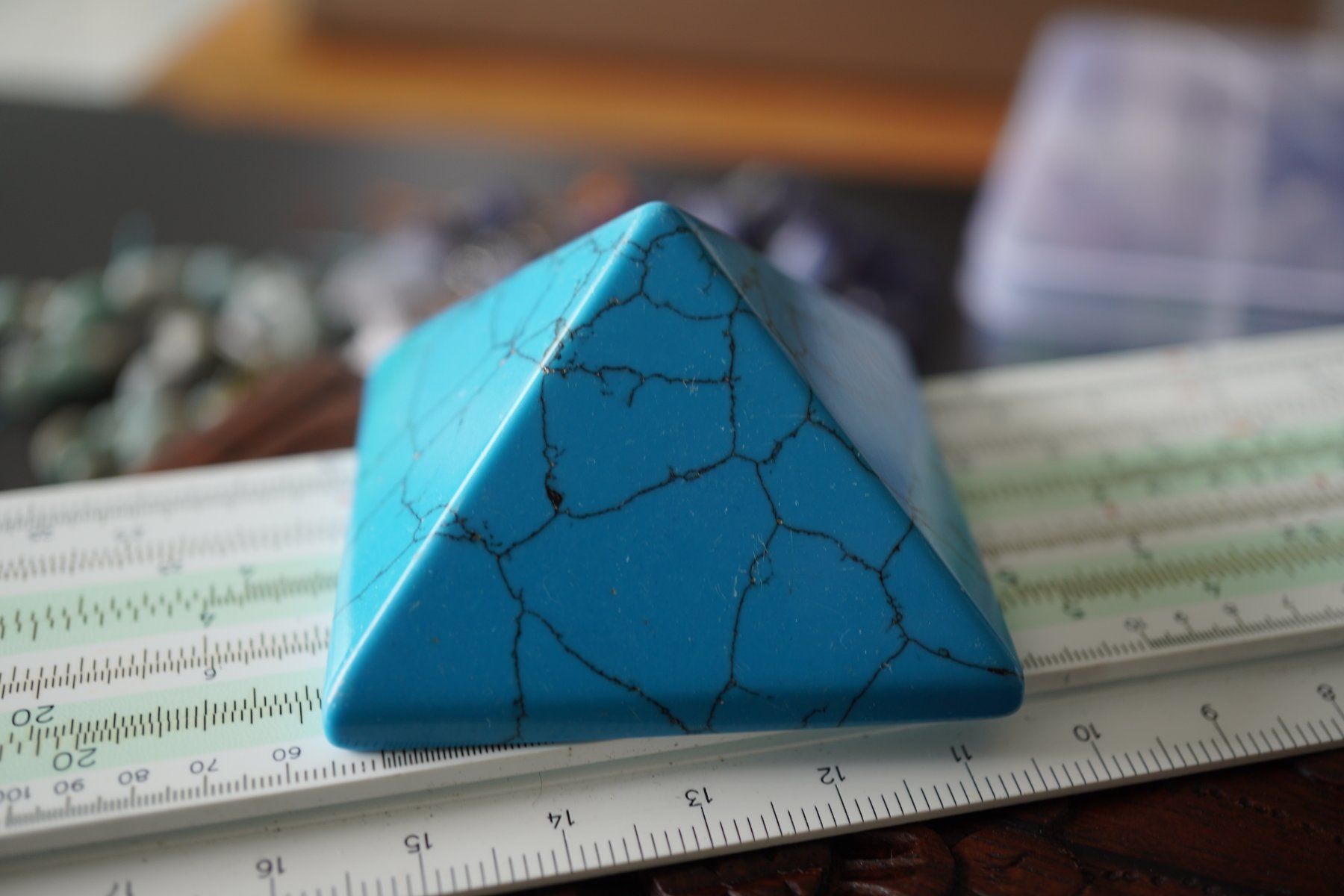Minerali & Pietre curative: Howliht Blau Pyramide  3 ..2.. 1..  Deins  ab 1.- – Nuovo e nell'imballaggio originale da Eschenbach SG venduto da topstone 8