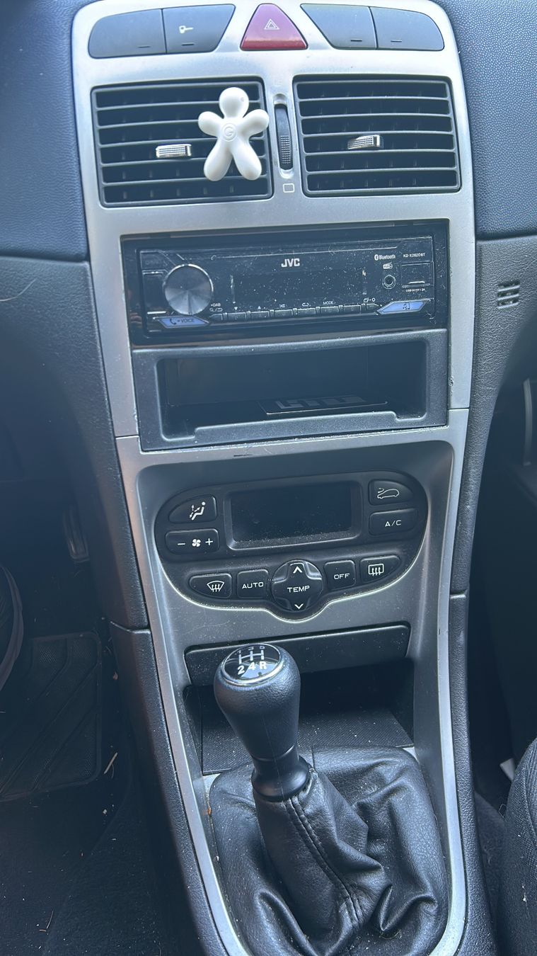 Peugeot Automobili: Peugeot 307 2.0i – Usato da Riedt b. Erlen venduto da hut_n2g7 3