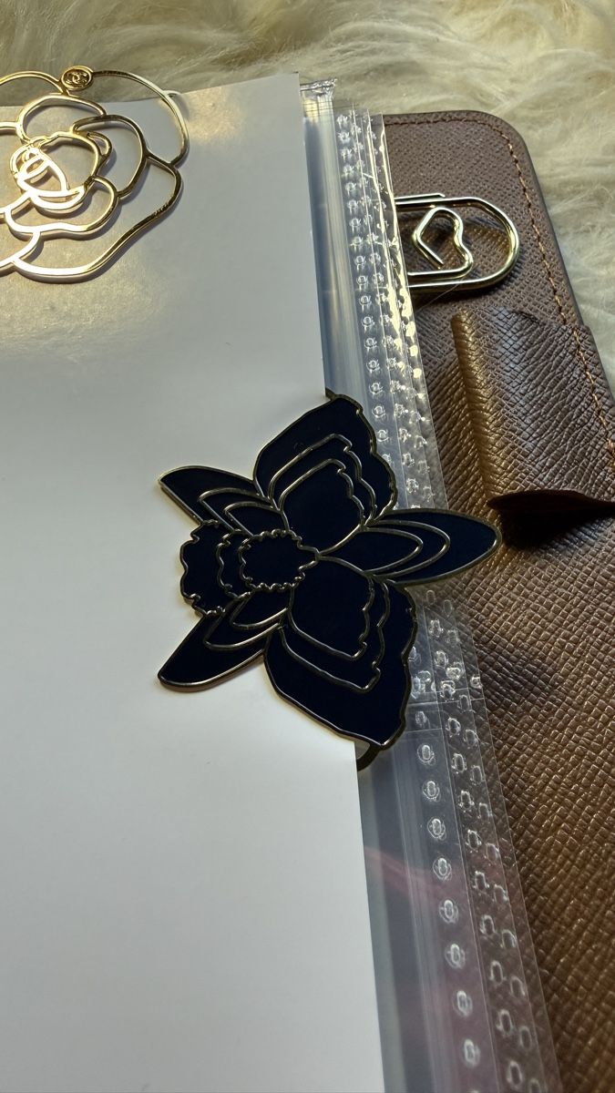 Schreibblöcke: Guerlain Orchid Paperclip, Planner Clip – Neu und originalverpackt aus Chur von Madeys 1