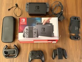 Nintendo Switch Bundle - Konsole + Zubehör - Top Zustand!