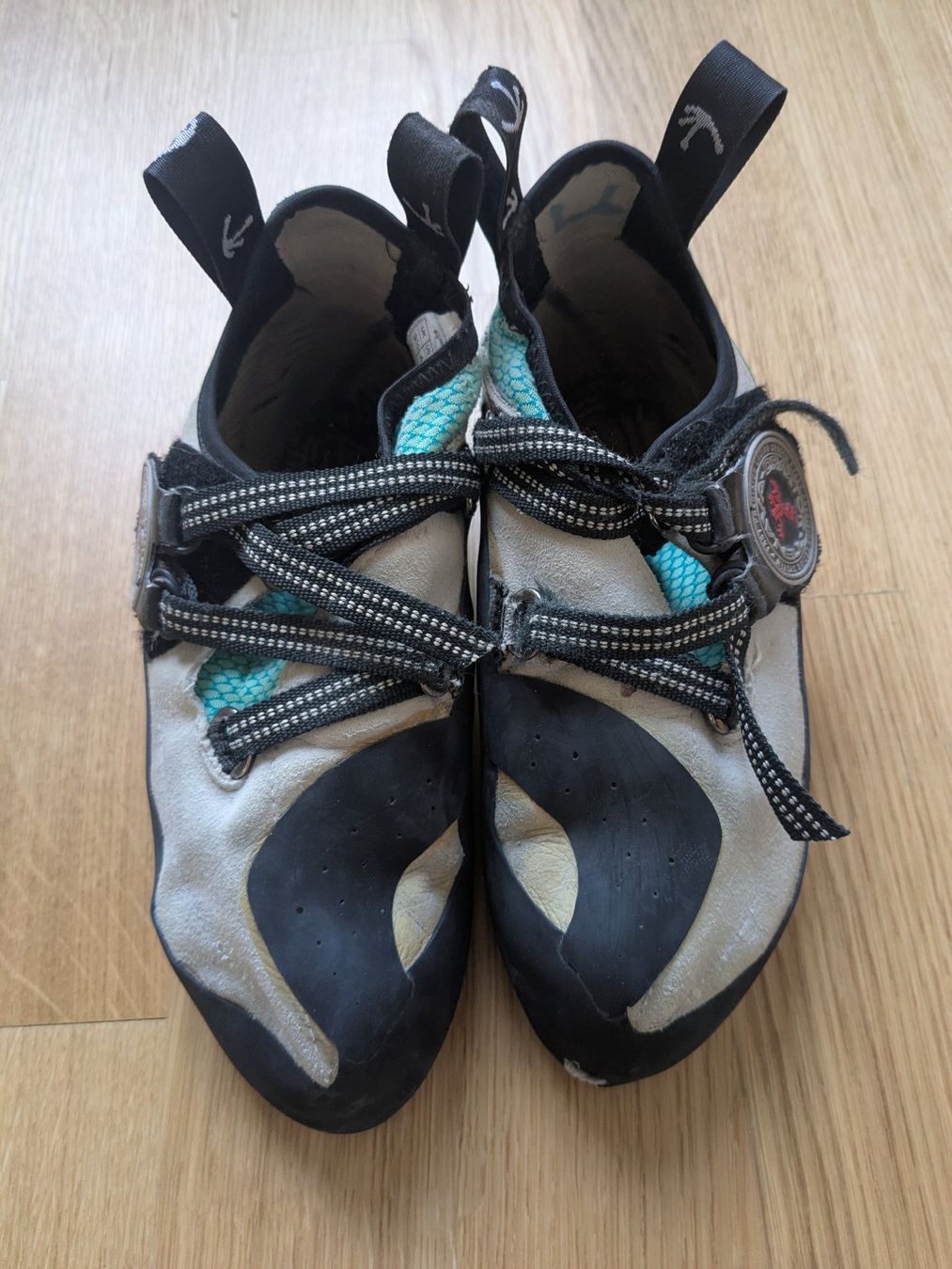 Scarpe da uomo: Chausson grimpe Tenaya taille 36 1/4 – Usato da Genève venduto da maiakovski