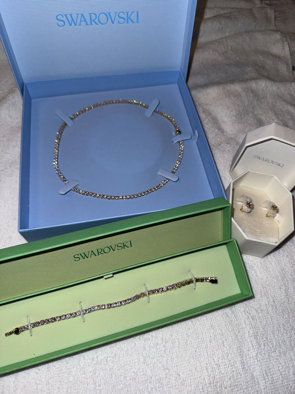 Swarovski Catenine: SWAROVSKI Schmuckset – Nuovo e nell'imballaggio originale da Oberdorf SO venduto da mhz_7ss9