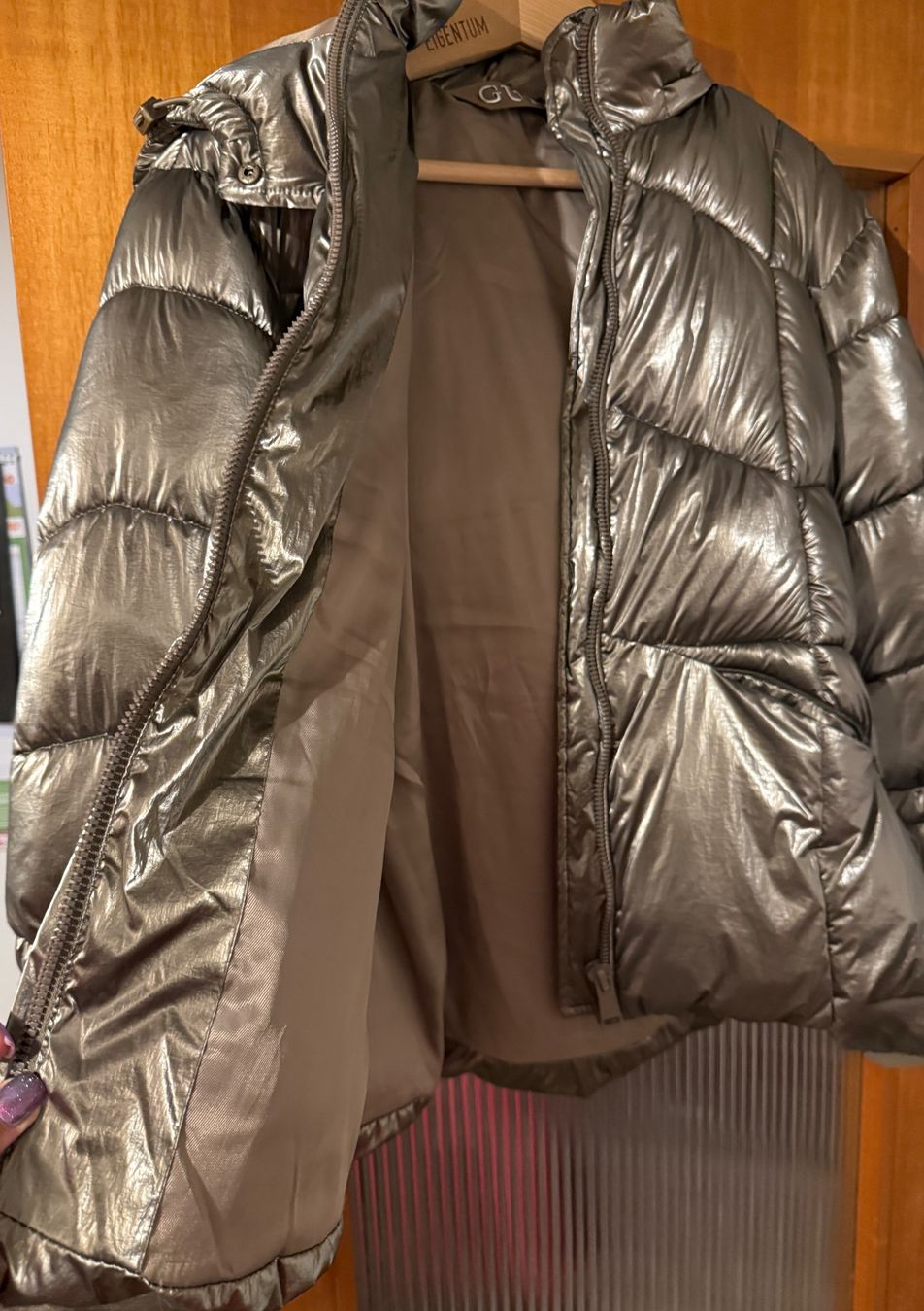 Guess Jacken: Vendo giacca Guess – Gebraucht aus Arbedo von moc_5jkg 2