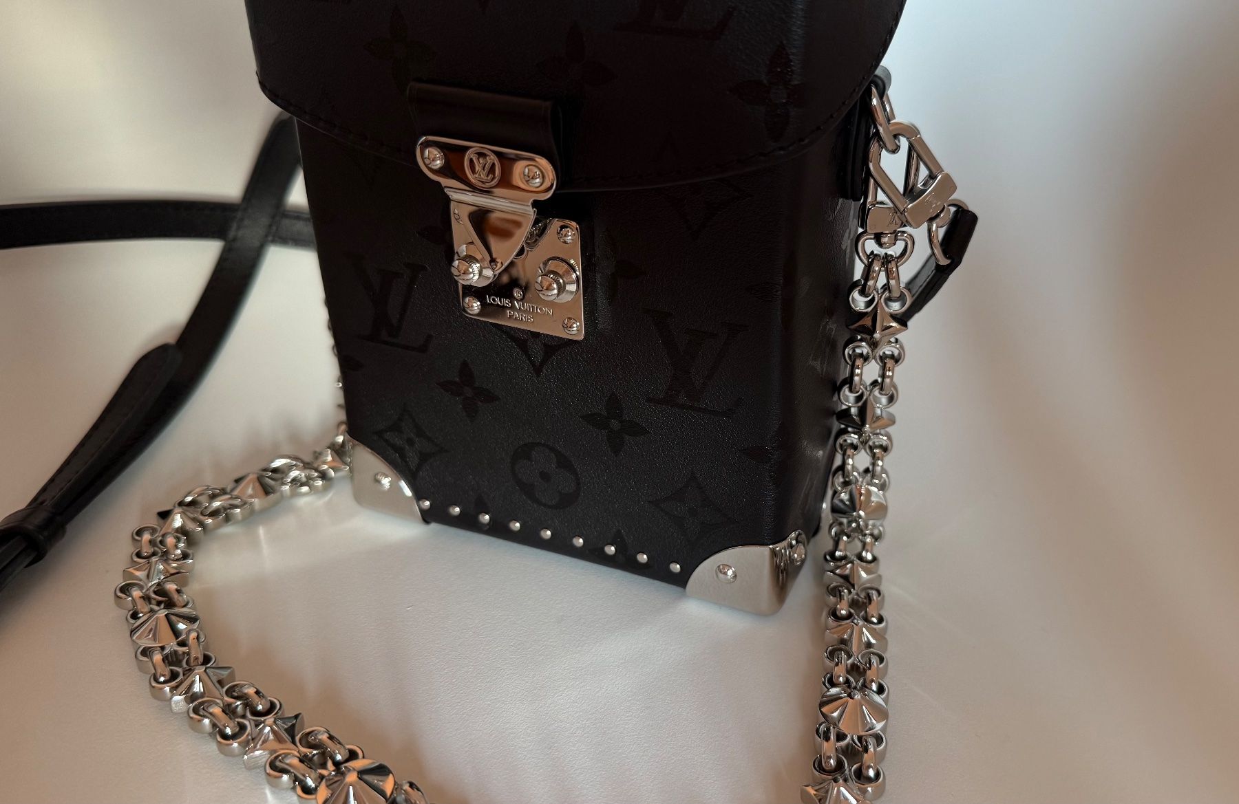 Louis Vuitton Borse: Louis Vuitton Soft Trunk "Camera Box" (schwarz, ungebraucht) – Nuovo (secondo la descrizione) da Bern venduto da lin_hf2p 4
