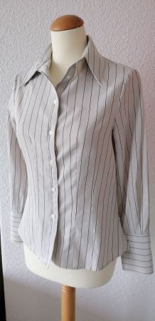 Bluse mit Nadelstreifen, Gr. 34, beige/schwarz, Rita Ora