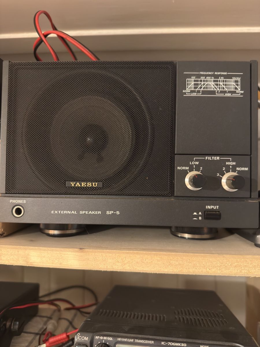 Yaesu Radiocomunicazione: Yaesu  FT 1000 (kein D) 200 Watt Ausgangsleistung – Usato da Lützelflüh-Goldbach venduto da Wurschdsalat 1