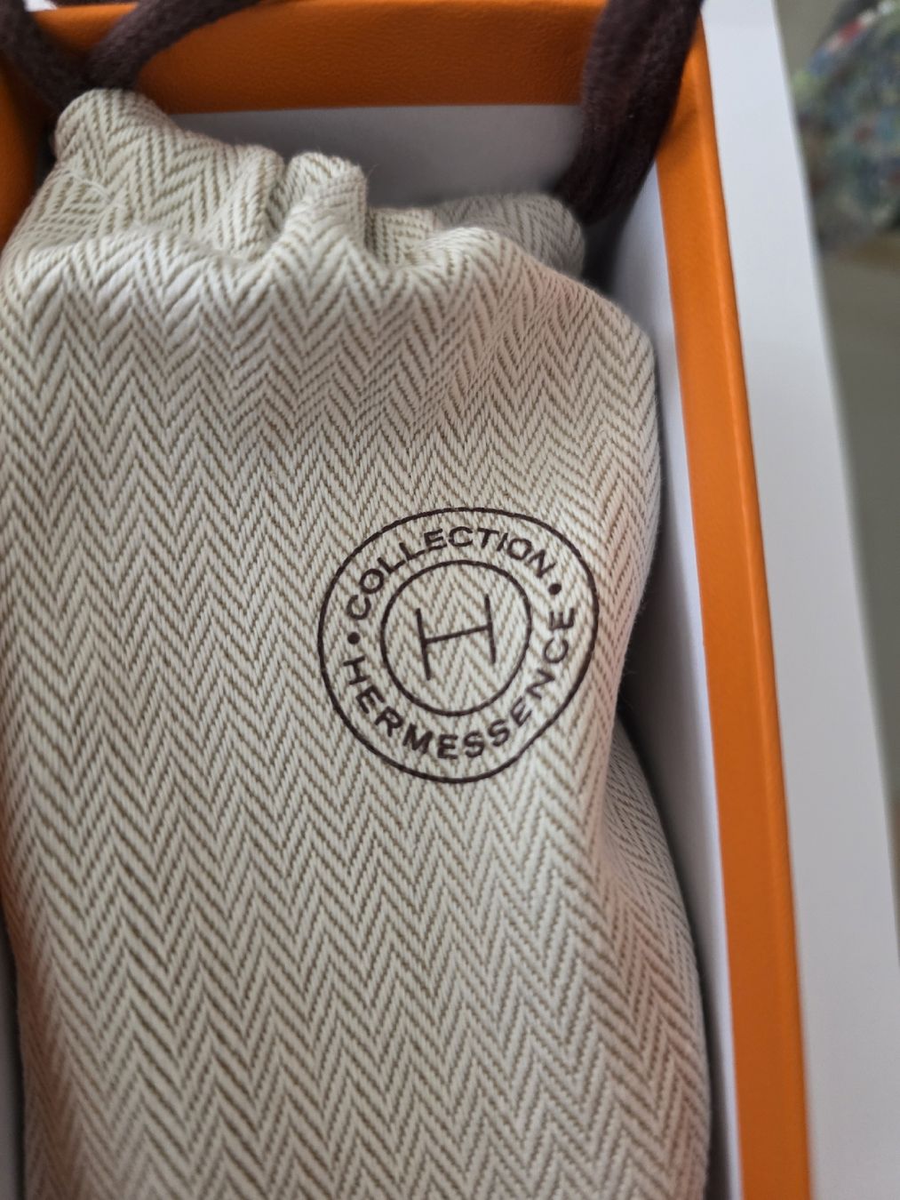 Hermès Profumi & Eau de Toilette: Hermès Hermessence Paprika Brasil 100ml – Nuovo (secondo la descrizione) da Genève venduto da Kamajan 2