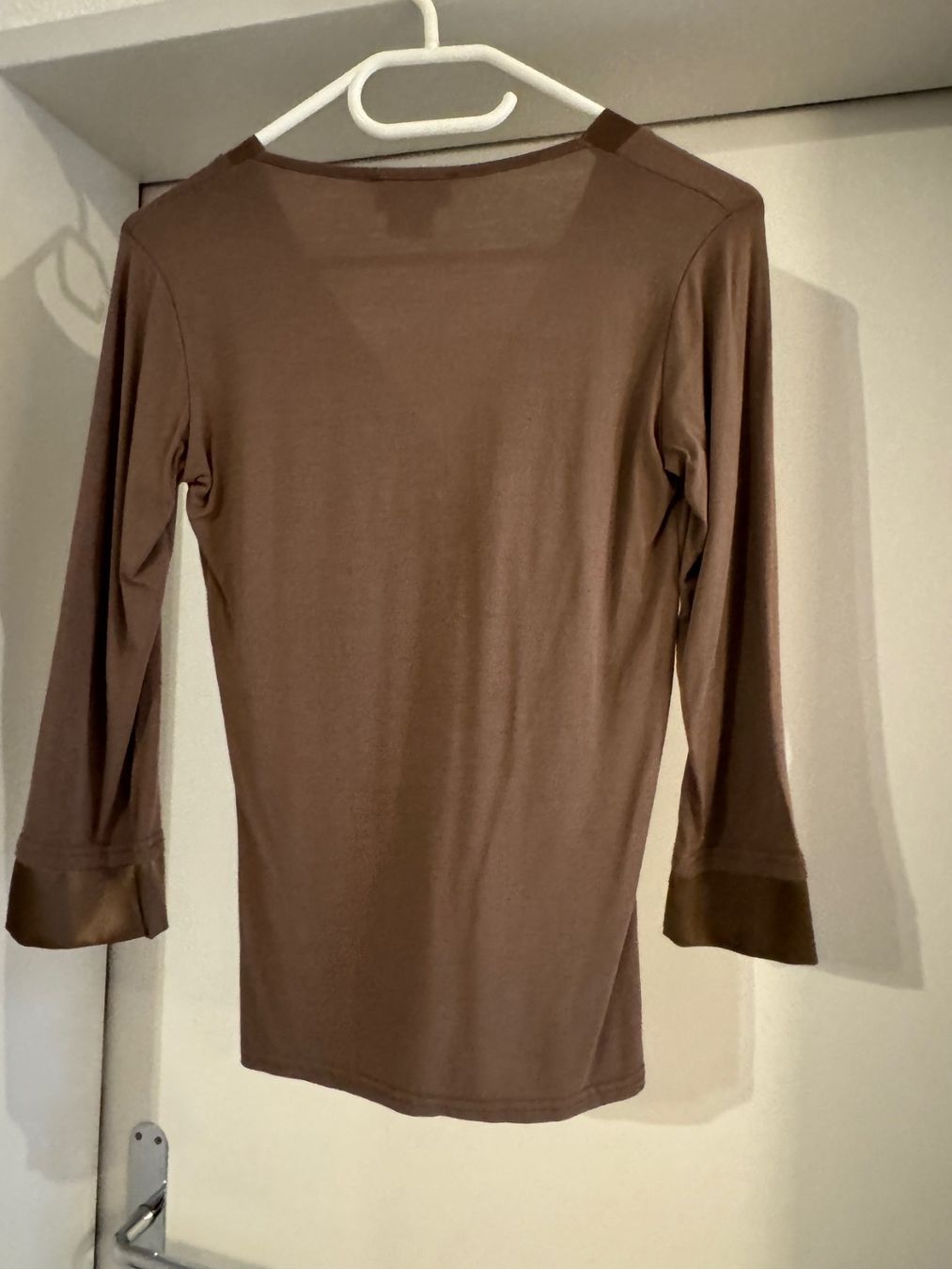 T-Shirts: Elegantes  Tshirt mit ,Satineinsatz'   und 3/4 Ärmel – Neu (gemäss Beschreibung) aus Jona von Cleo125 1