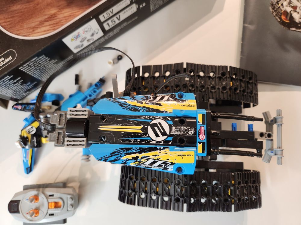 Lego Technic 42095 Remote-Controlled Stunt Racer (Gebraucht) in ...