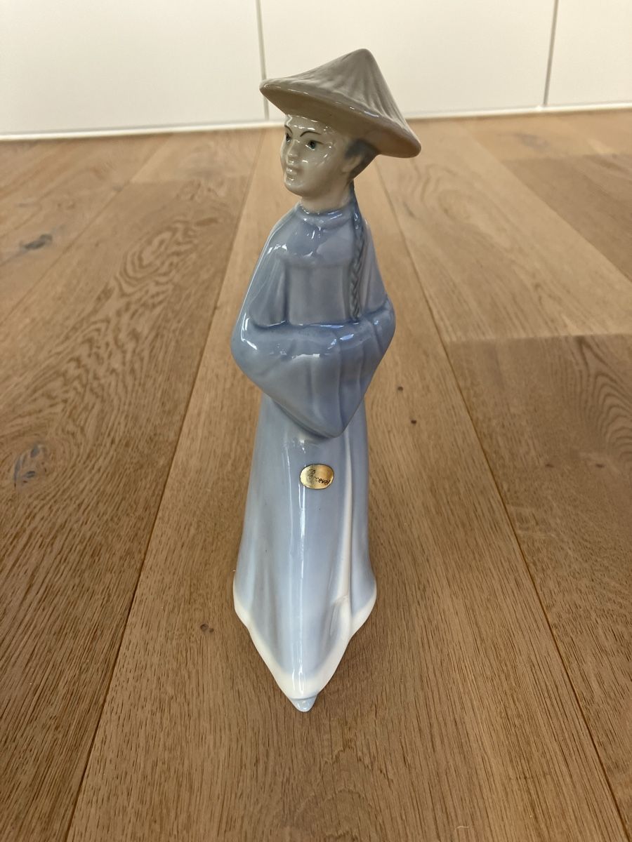 Statuette: Porceval Figur Mädchen mit Hut, Spanien, Vintage – Usato da Birmenstorf AG venduto da matchless000