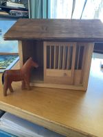 Pferdestall aus Holz